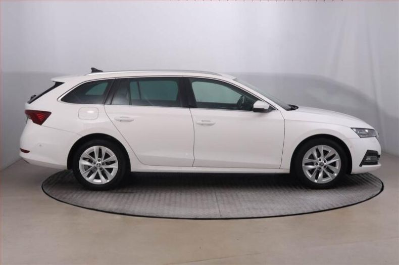 Škoda Octavia - hlavní fotka