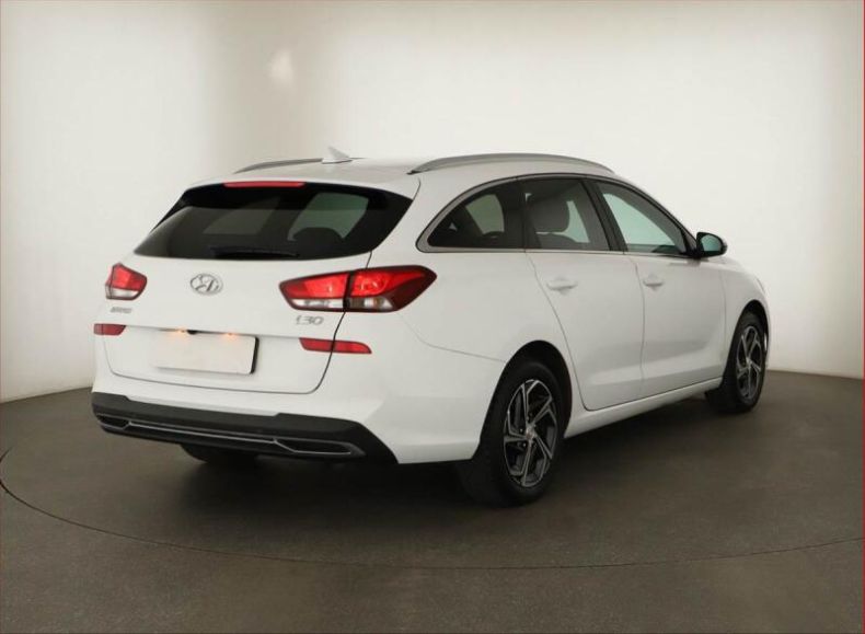 Hyundai i30 - hlavní fotka
