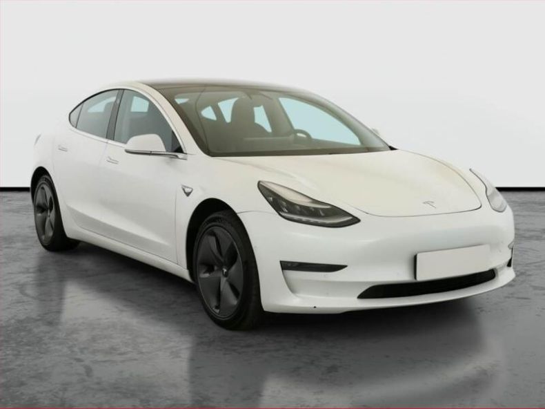 Tesla Model 3 - hlavní fotka inzerátu