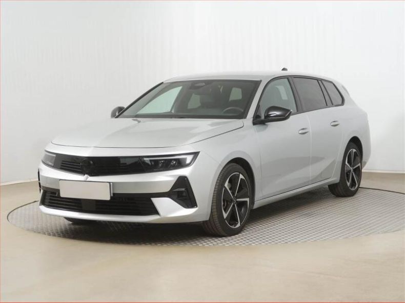 Opel Astra - hlavní fotka