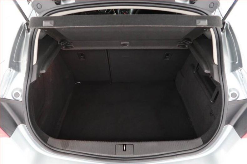 Opel Astra - hlavní fotka