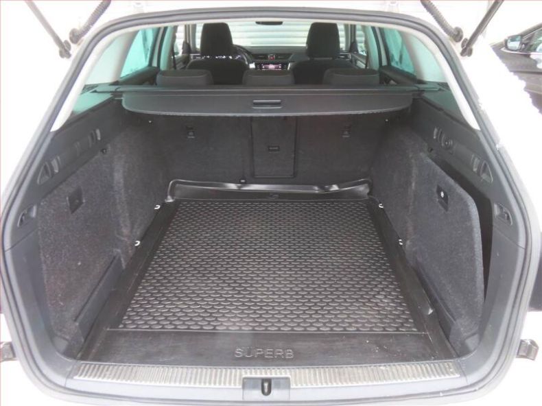 Škoda Superb - hlavní fotka