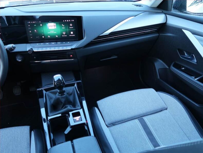 Opel Astra - hlavní fotka