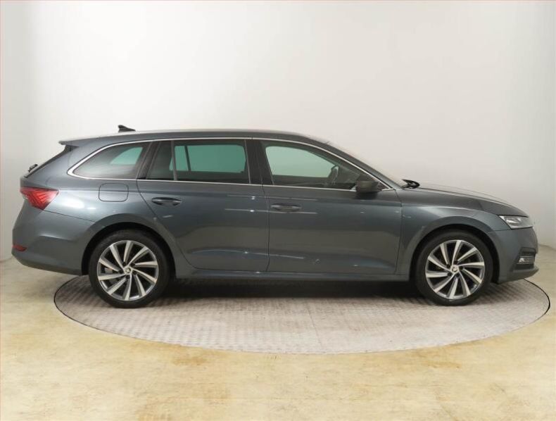 Škoda Octavia - hlavní fotka