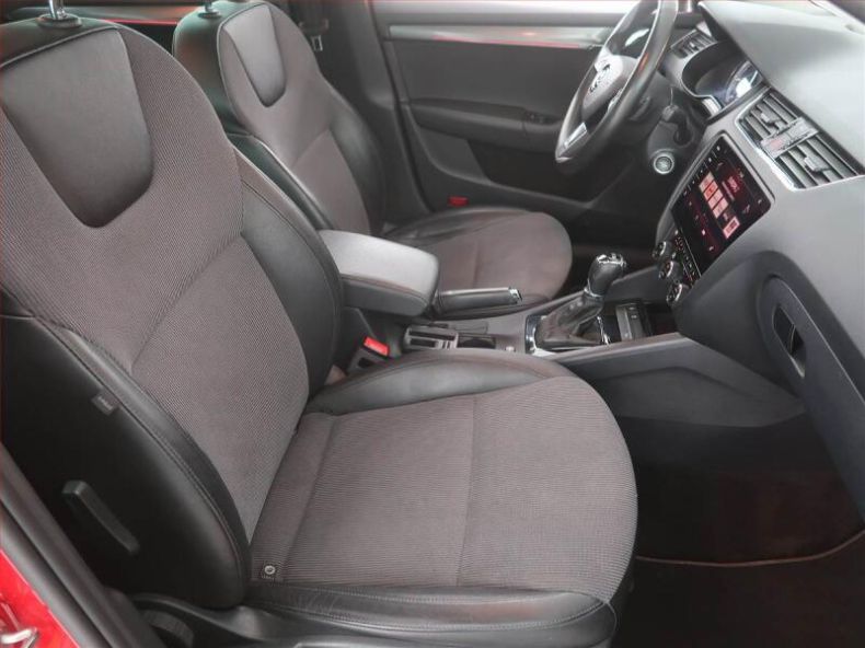 Škoda Octavia - hlavní fotka