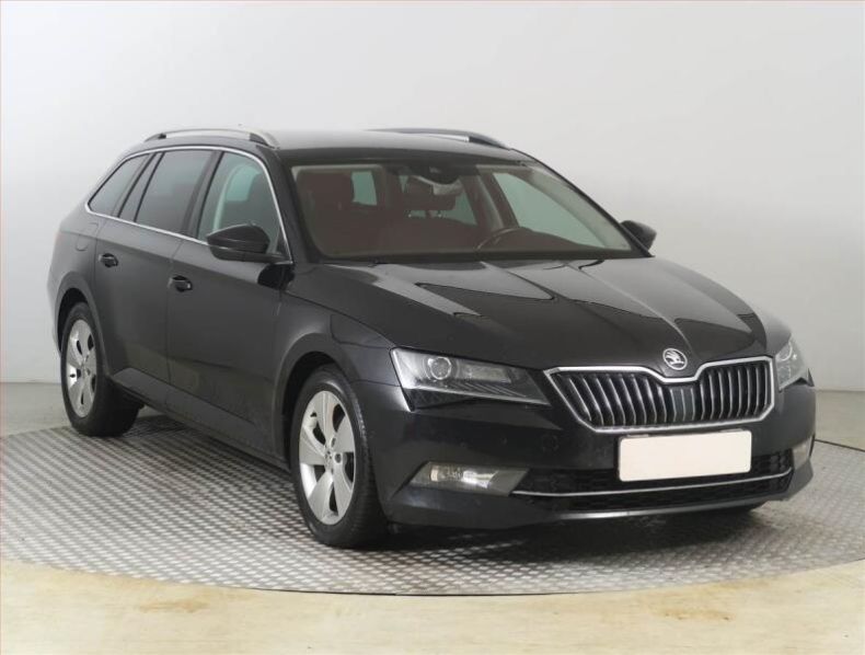 Škoda Superb - hlavní foto