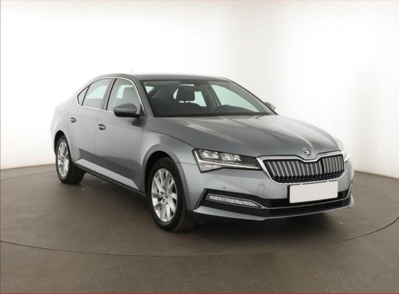 Škoda Superb - hlavní foto