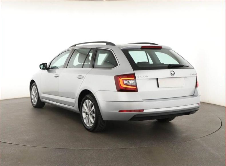 Škoda Octavia - hlavní fotka
