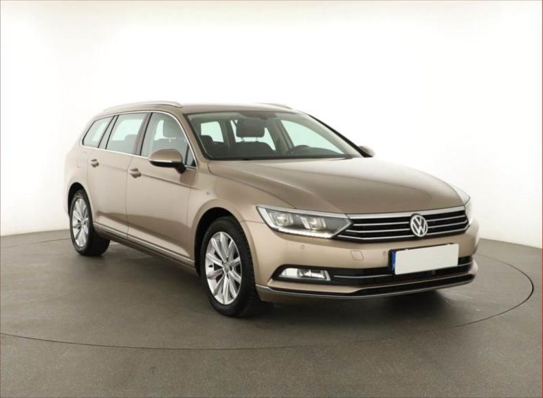 Volkswagen Passat - hlavní foto