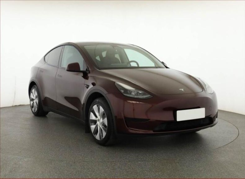 Tesla Model Y - hlavní fotka inzerátu