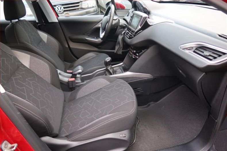 Peugeot 2008 - hlavní fotka