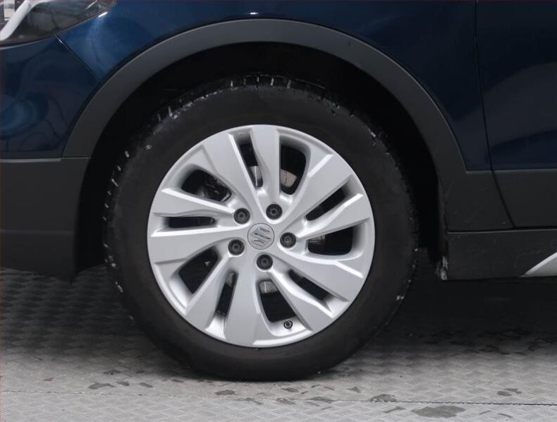 Suzuki SX4 - hlavní fotka