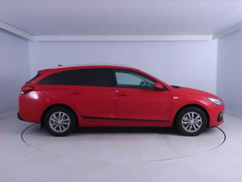 Hyundai i30 - hlavní fotka