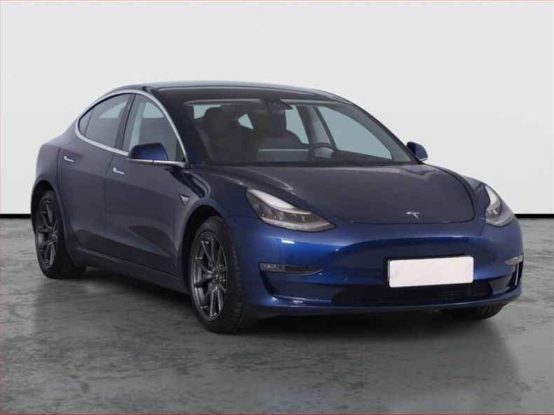 Tesla Model 3 - hlavní foto