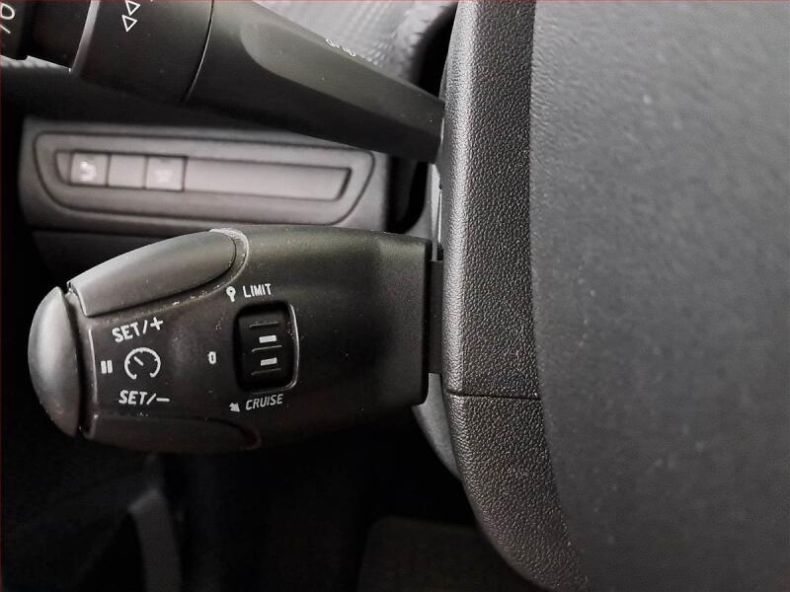 Peugeot 2008 - hlavní fotka