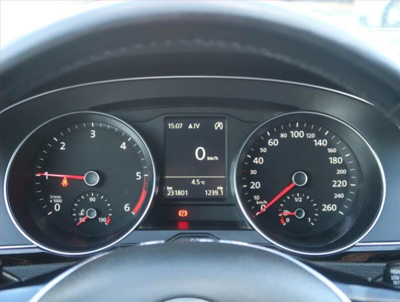 Volkswagen Passat - hlavní fotka