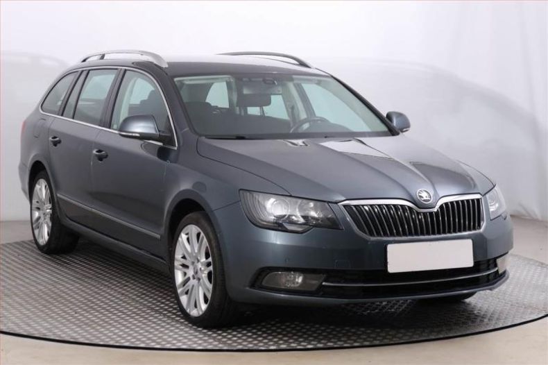 Škoda Superb - hlavní fotka