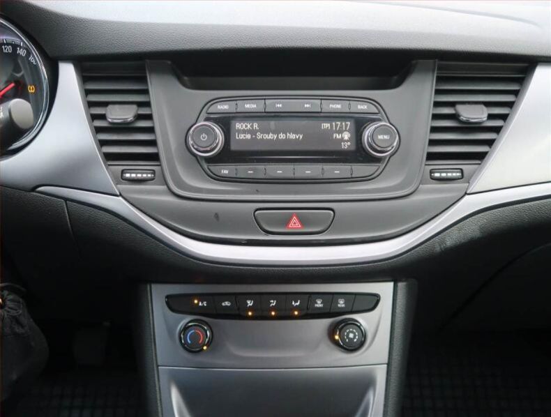 Opel Astra - hlavní fotka