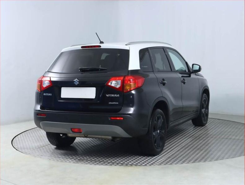 Suzuki Vitara - hlavní fotka