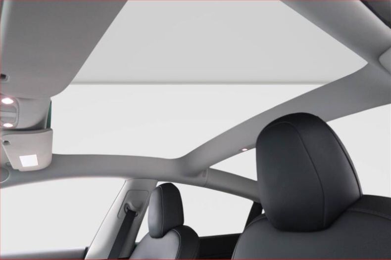 Tesla Model 3 - hlavní fotka