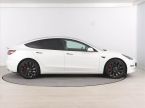 Tesla Model 3 - fotka číslo 5