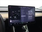 Tesla Model 3 - fotka číslo 23