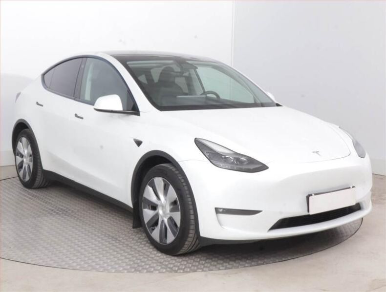 Tesla Model Y - hlavní foto