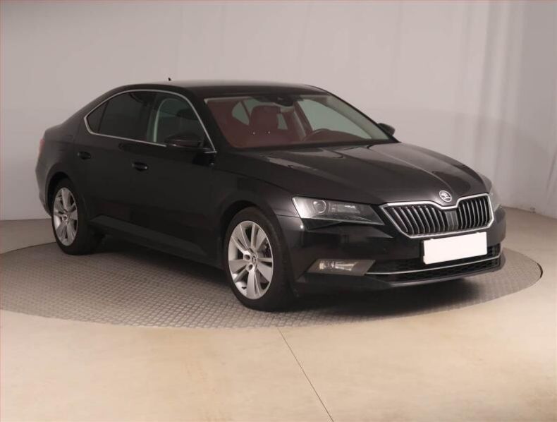 Škoda Superb - hlavní foto