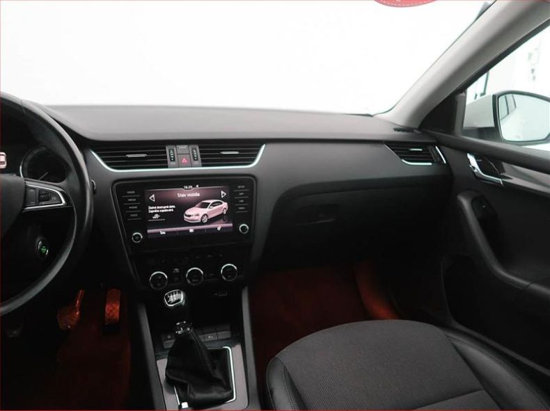 Škoda Octavia - hlavní fotka