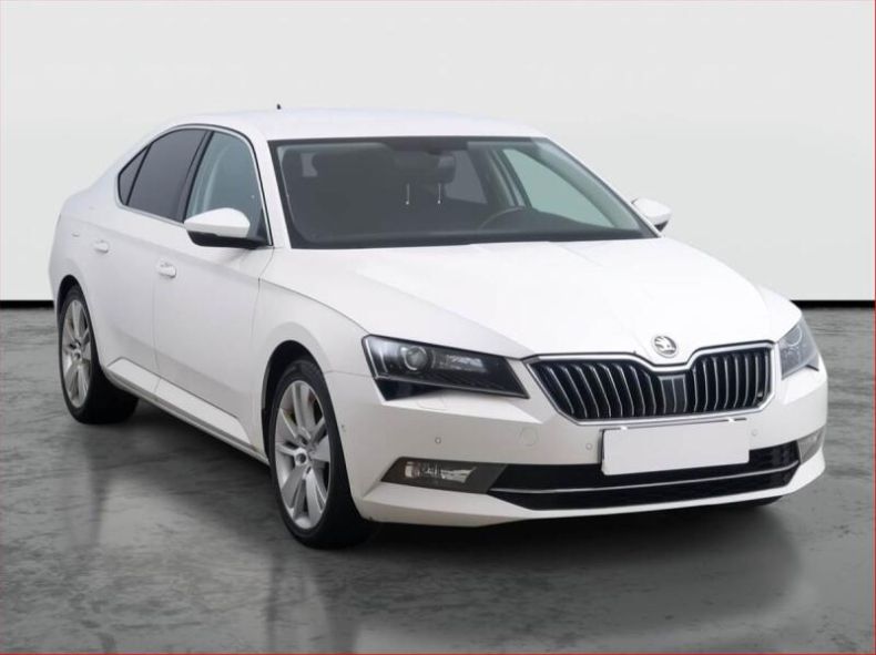 Škoda Superb - hlavní foto