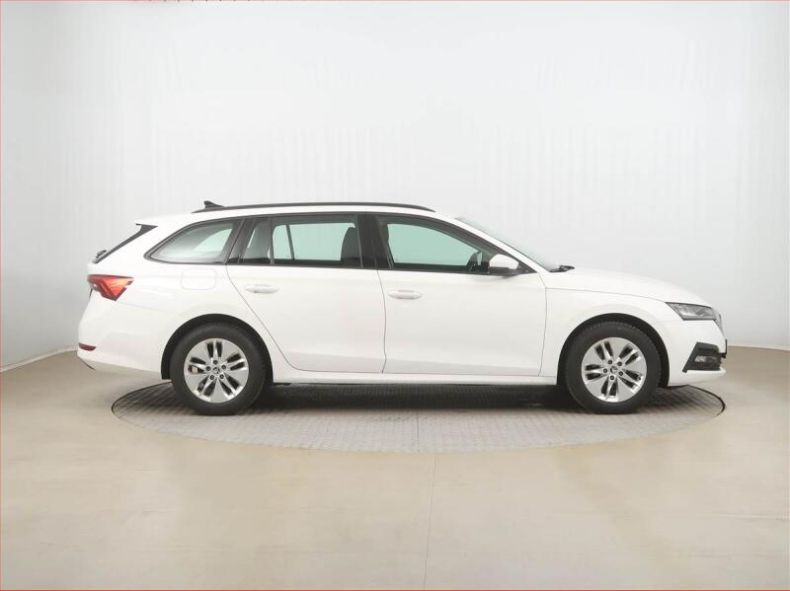 Škoda Octavia - hlavní fotka