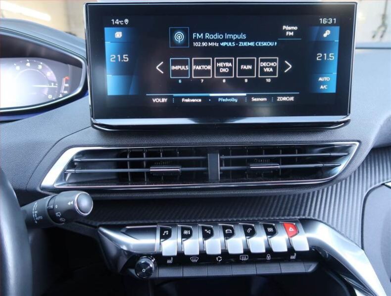 Peugeot 3008 - hlavní fotka