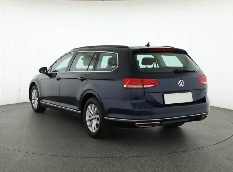 Volkswagen Passat - hlavní fotka