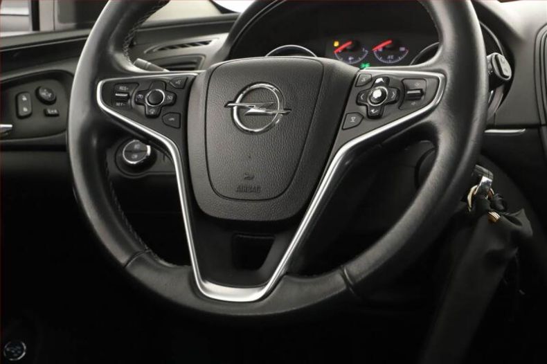 Opel Insignia - hlavní fotka