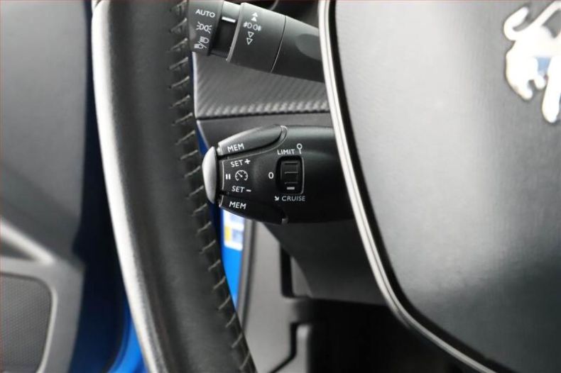 Peugeot 2008 - hlavní fotka