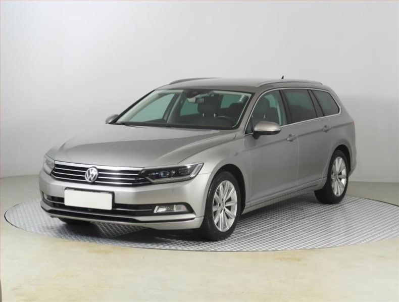 Volkswagen Passat - hlavní fotka