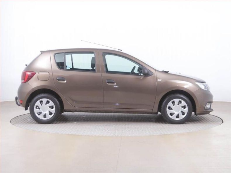 Dacia Sandero - hlavní fotka