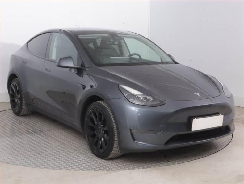 Tesla Model Y - hlavní fotka inzerátu