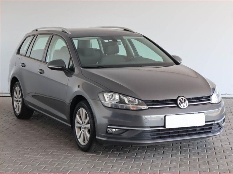 Volkswagen Golf - hlavní foto