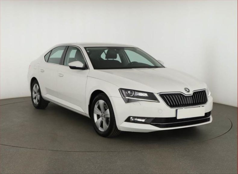 Škoda Superb - hlavní foto