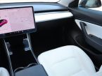Tesla Model 3 - fotka číslo 6