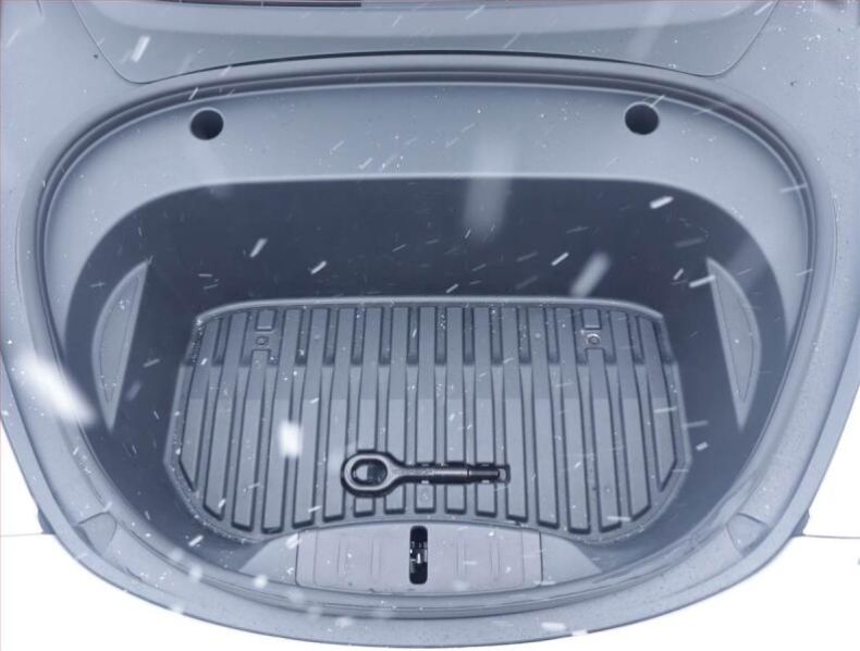 Tesla Model 3 - hlavní fotka