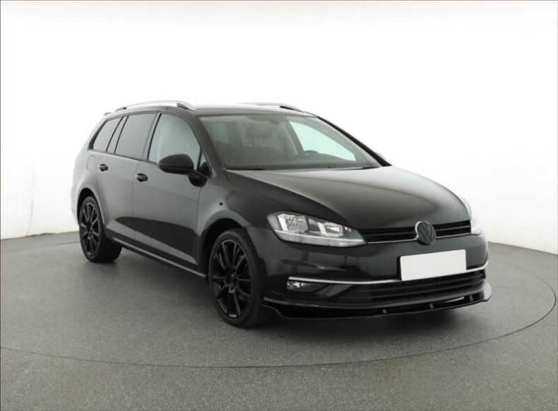Volkswagen Golf - hlavní foto