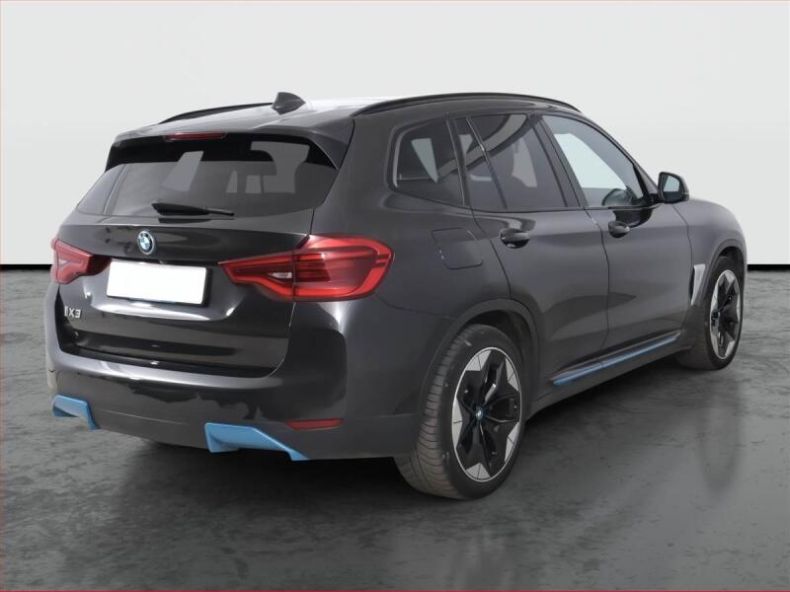 BMW iX3 - hlavní fotka