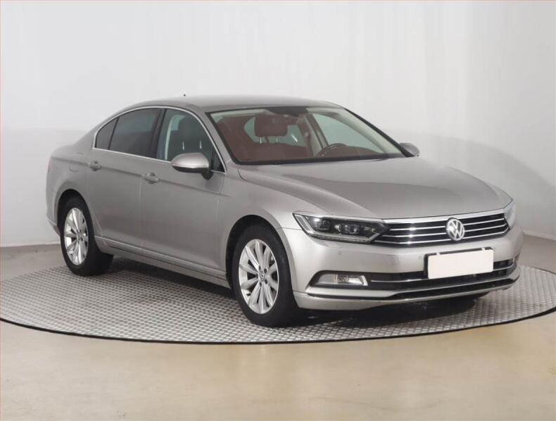 Volkswagen Passat - hlavní fotka inzerátu