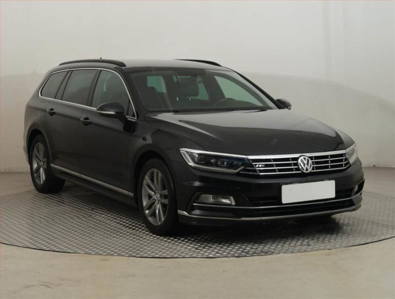 Volkswagen Passat - hlavní foto