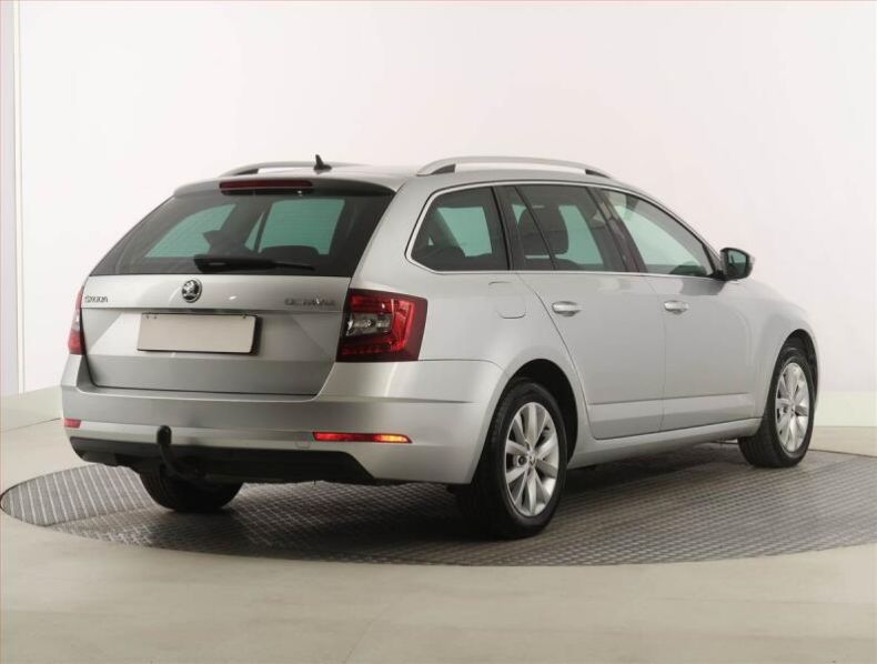 Škoda Octavia - hlavní fotka