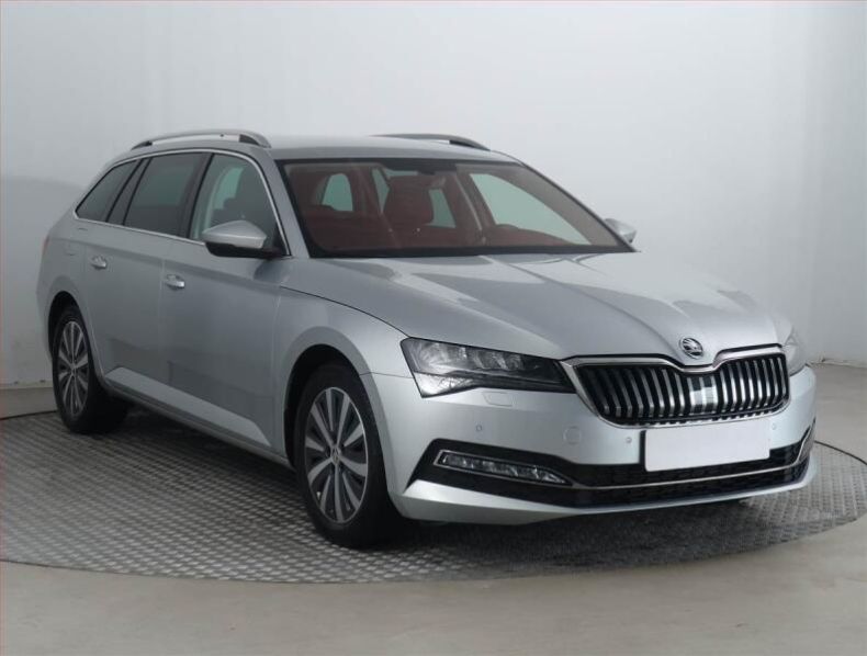 Škoda Superb - hlavní foto