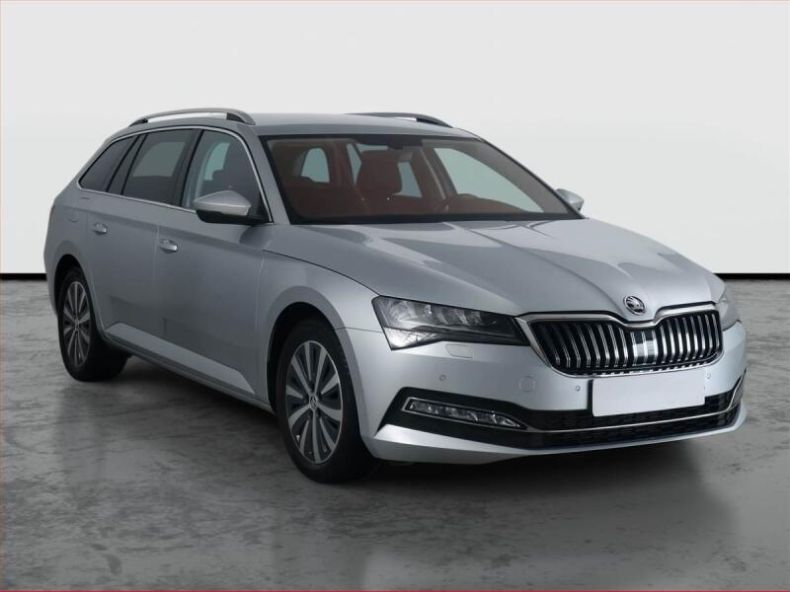 Škoda Superb - hlavní foto