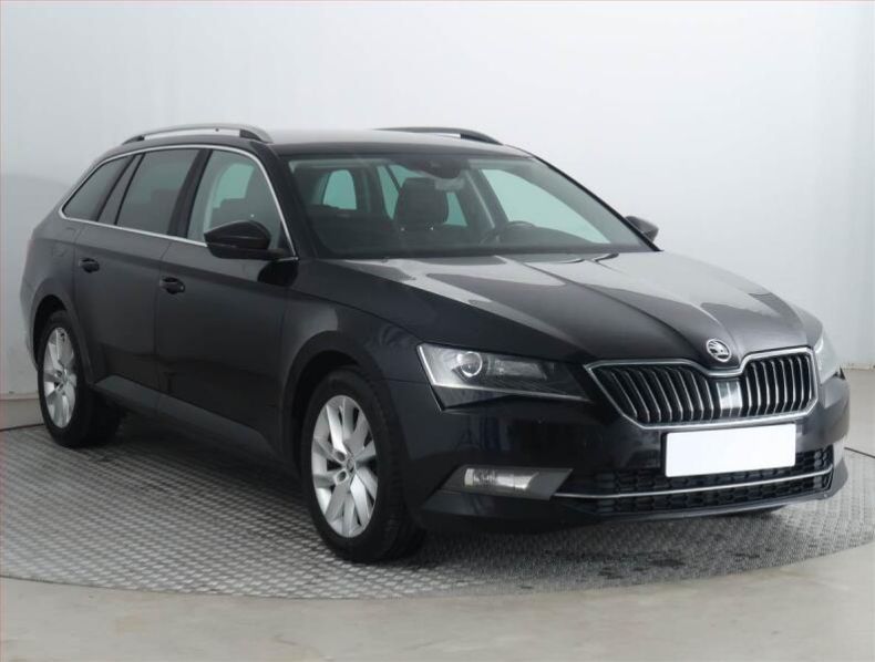 Škoda Superb - hlavní foto